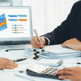 Business,Intelligence,Analyst,Team,Use,Bi,Software,On,Laptop,To